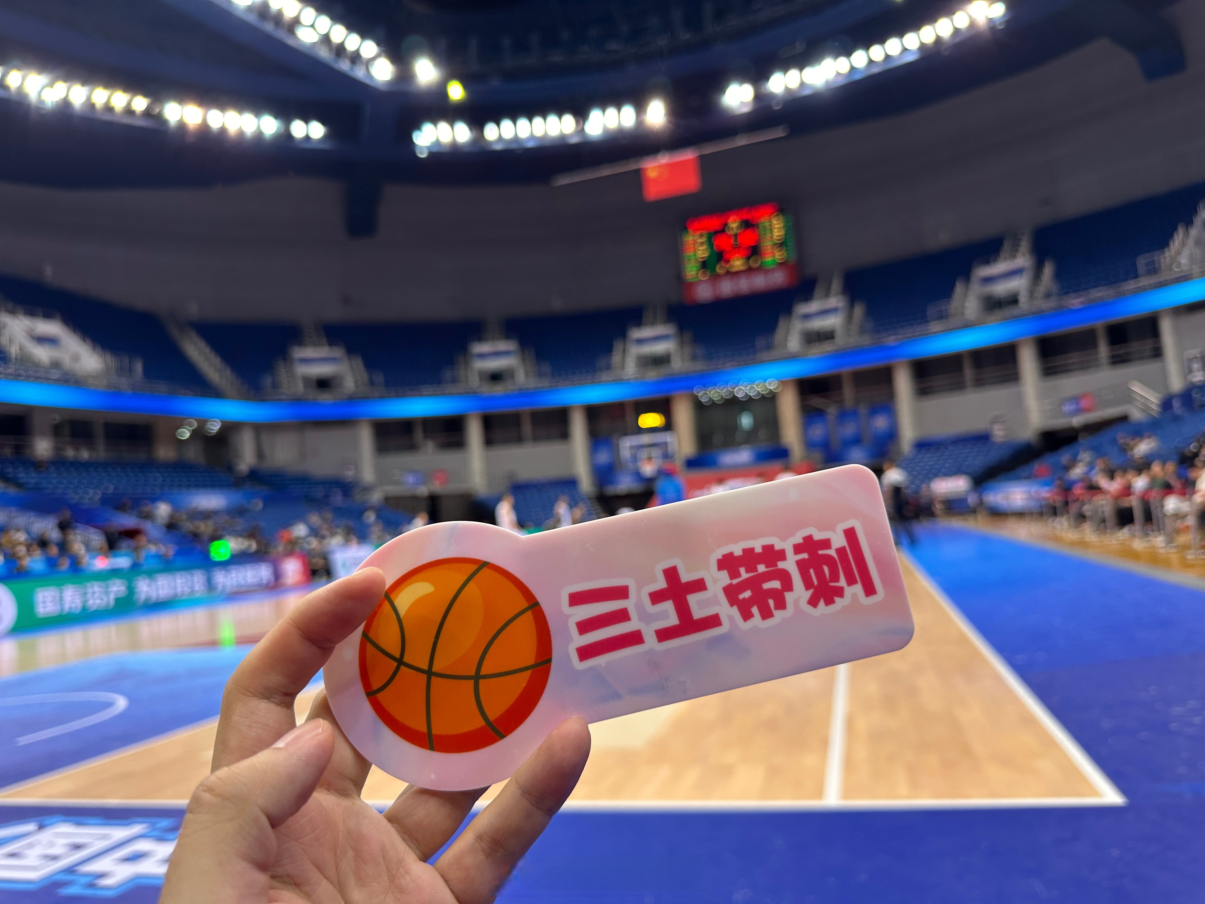 转折点达拉斯独行侠篮板制胜，意大利杯国际比赛日攻防权衡，质疑声仍在，临场指挥获称赞(圣安东尼奥马刺vs达拉斯独行侠)-英雄联盟下注